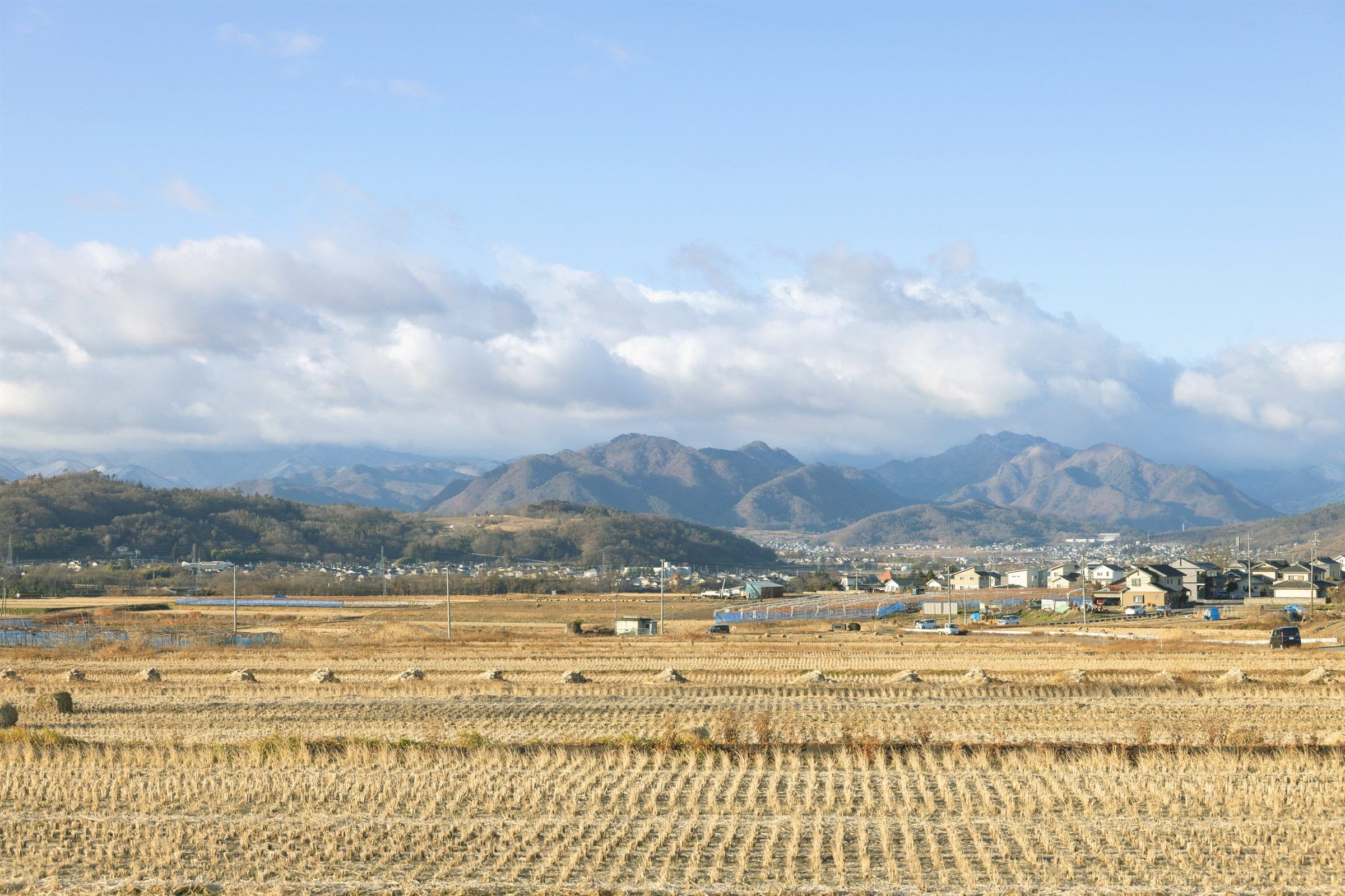 東御の田園風景と山並み